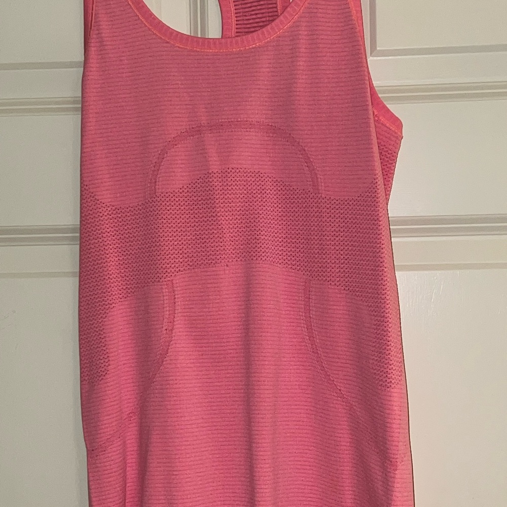 Lululemon top - Picture 2 of 2